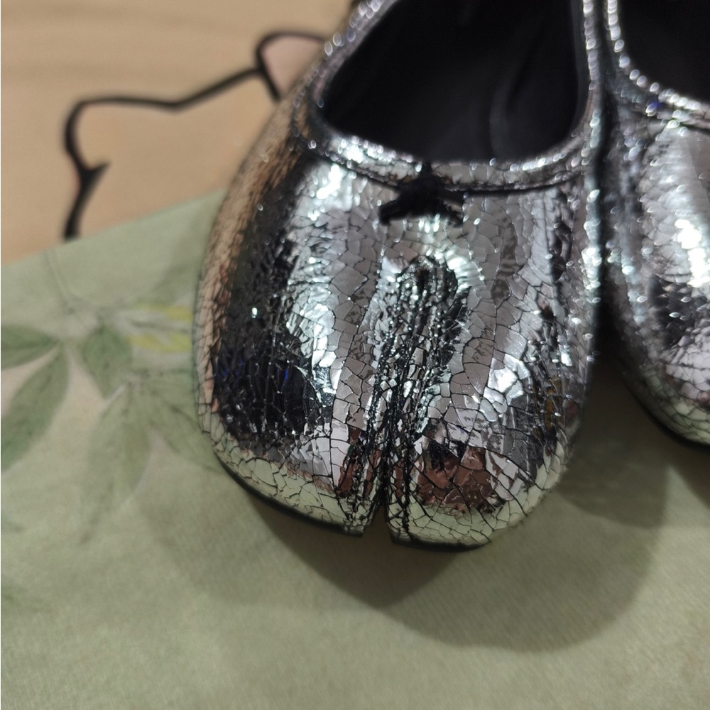 Maison Martin Margiela Metallic Silver Tabi Ballet Flats - Picture 3 of 10